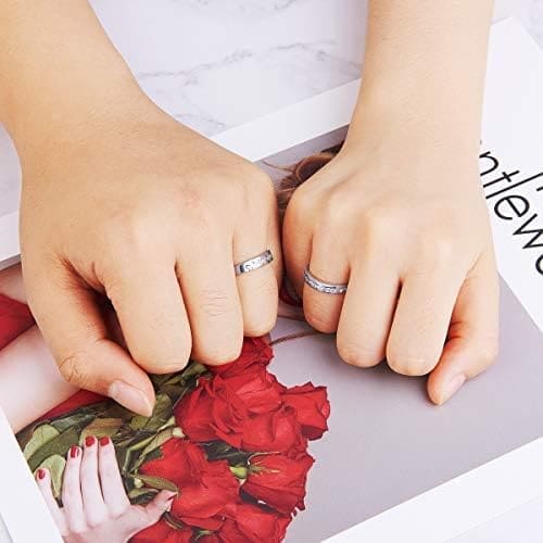 SHEGRACE Par de Anillos de Pareja en Plata de Ley 925 con Grabado Esmerilado y Anillos de Compromiso de Circonio 3A, Ajustables, Regalo para Amantes - Imagen 5
