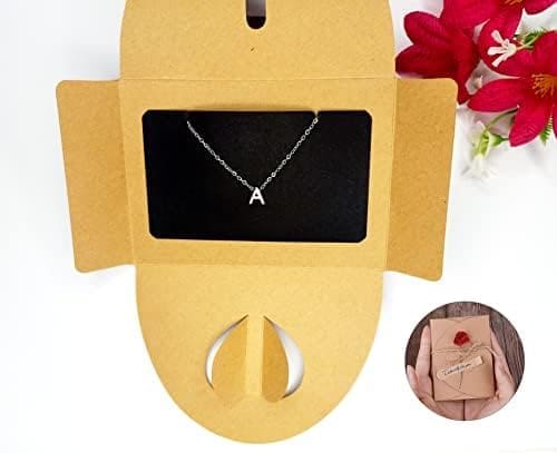 Collar para mujer con letra inicial con Hermosa caja de regalo. Acero inoxidable Colgantes con letras bisutería barata sobre con mensaje original Amigos Novios - Imagen 4